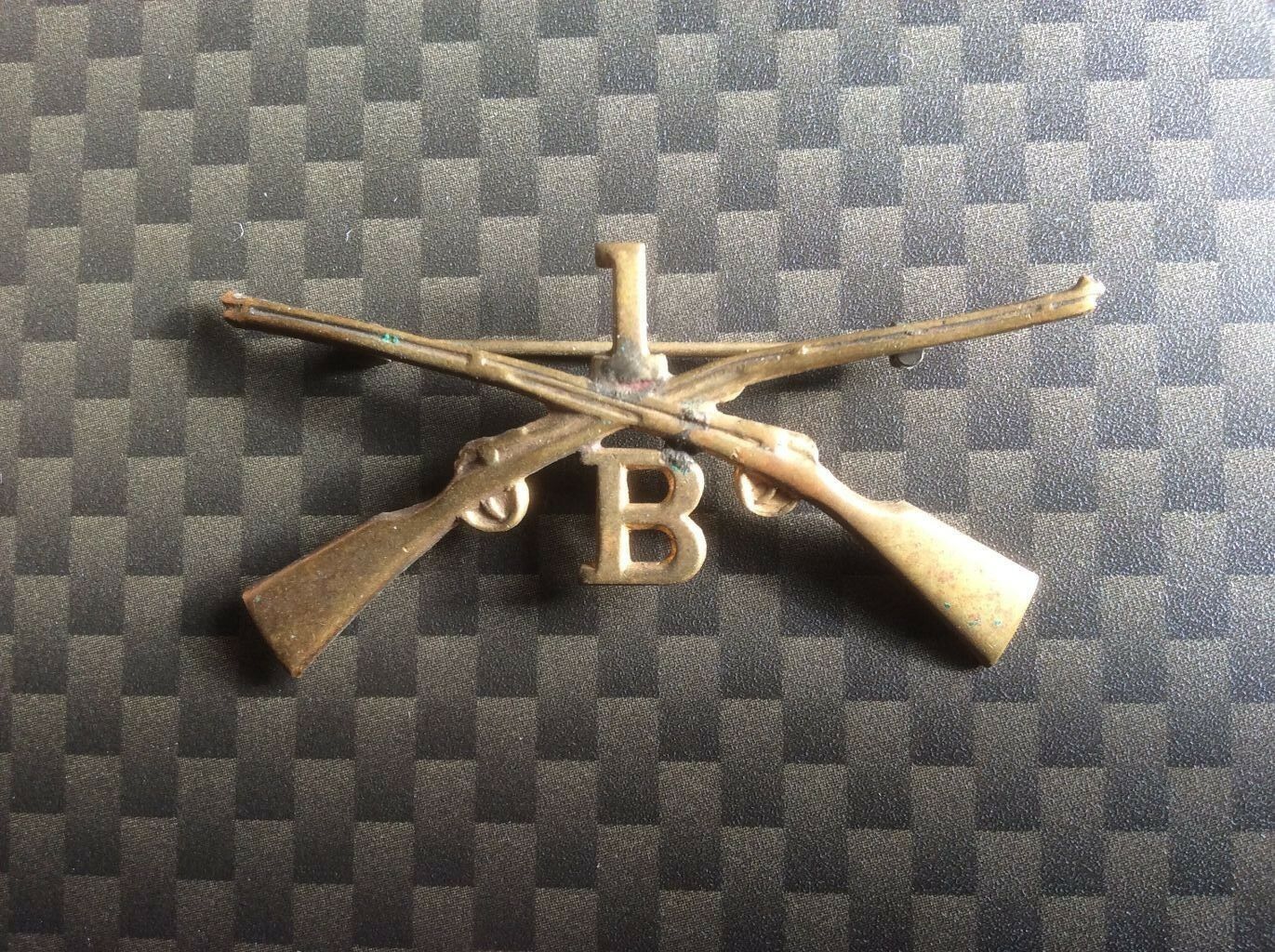 Original World War I Us Army Metal Insignia 1st Infantry Division Company B
