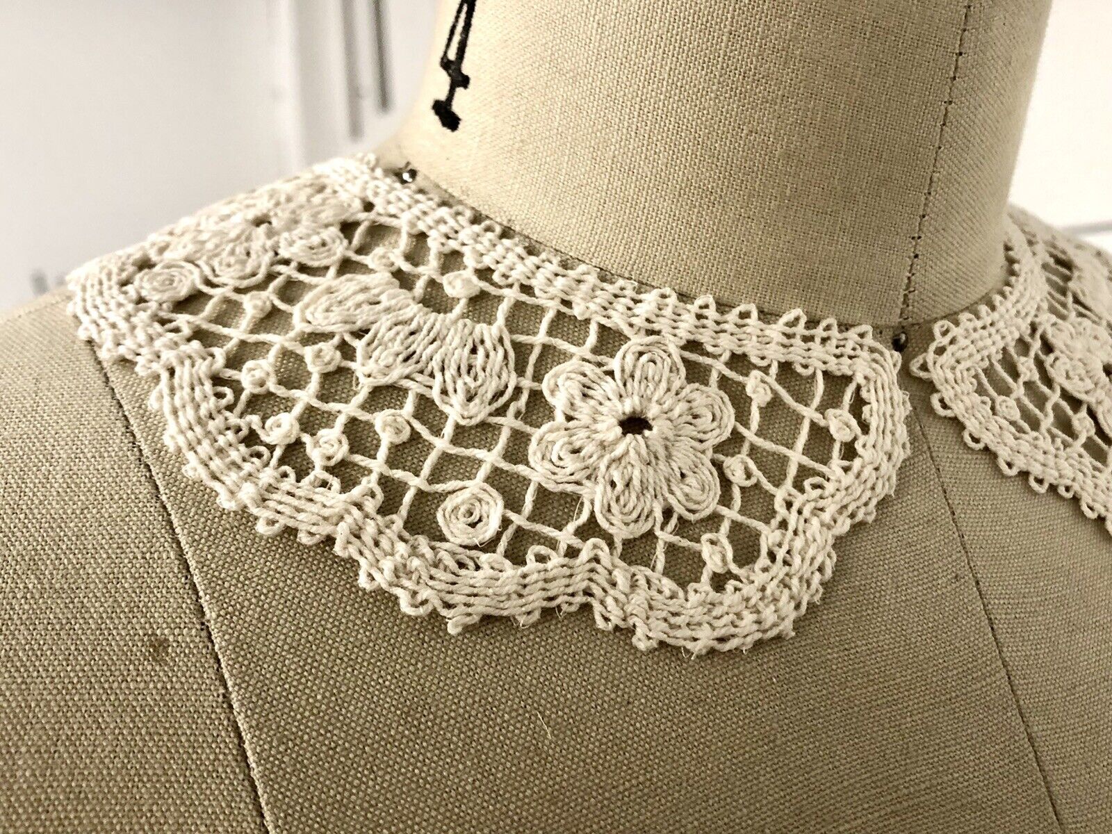 Vintage White Lace Collars, Dyeable, Appliqué, 100% Cotton, Floral New