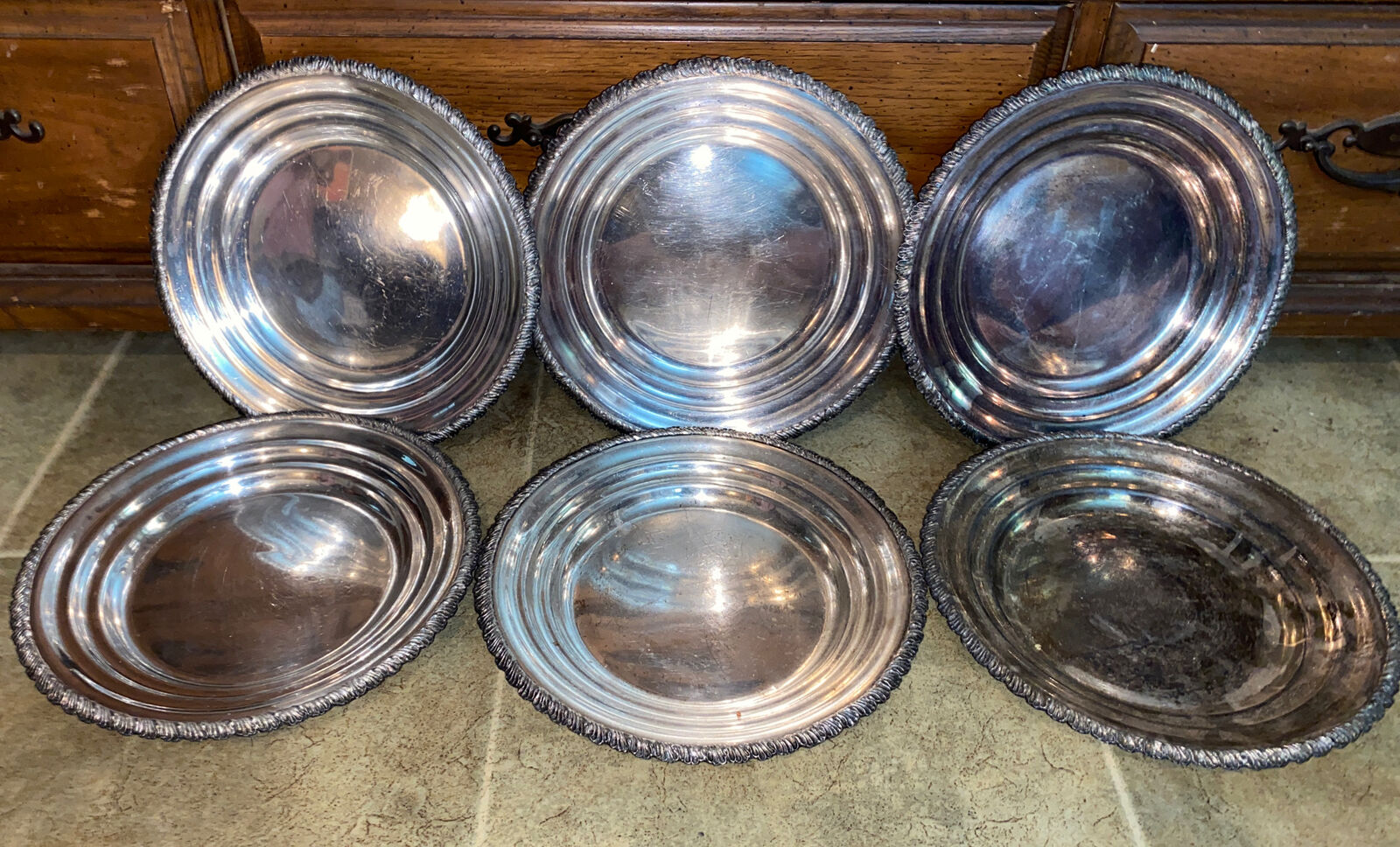 6 Wilcox Silverplate Co. Quadruple Plate 1394 Dinner Plates Offering Plates