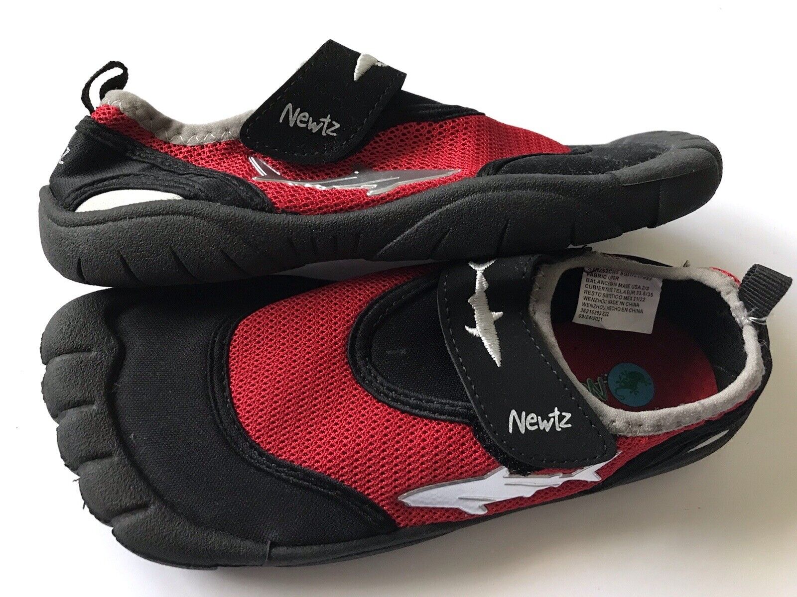 Newtz Boy’s U.s. Youth Size (2/3) Black & Red Water Shoes With Toe Bumpers Nwob