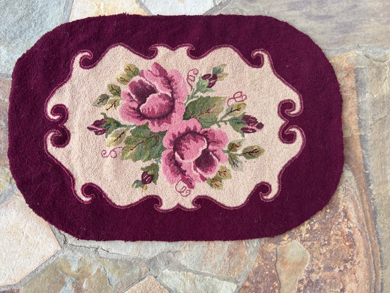 Vintage Oval Handhooked Rug, Lovely 39.8 X 26.8” Made W. Simplicity & Excellence
